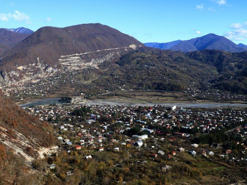 ლეჩხუმში წმინდა მაქსიმე აღმსარებლის ხსენების დღე აღინიშნა